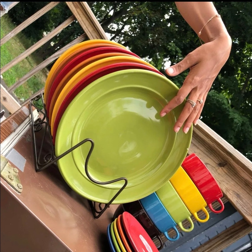 Nice vibrant kitchen set